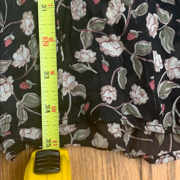 High waisted floral skirt. Elastic band. - Picture 2 of 4